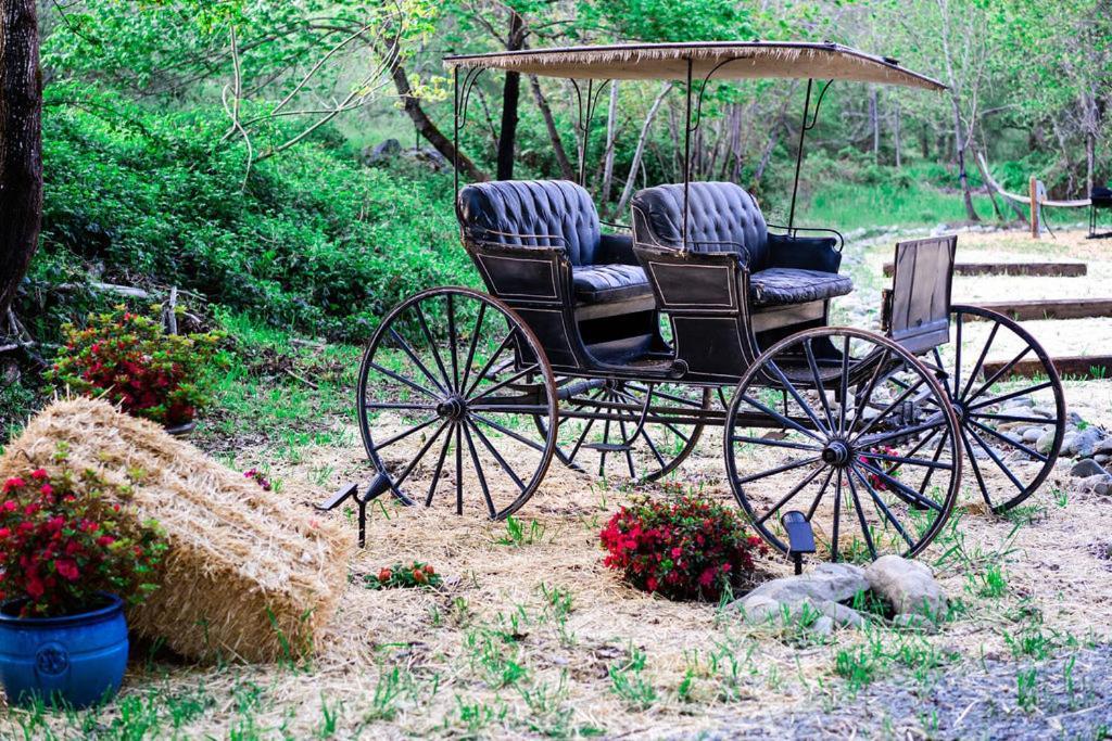 Cozy Wild West Covered Wagon Next To River Grants Pass Exterior foto